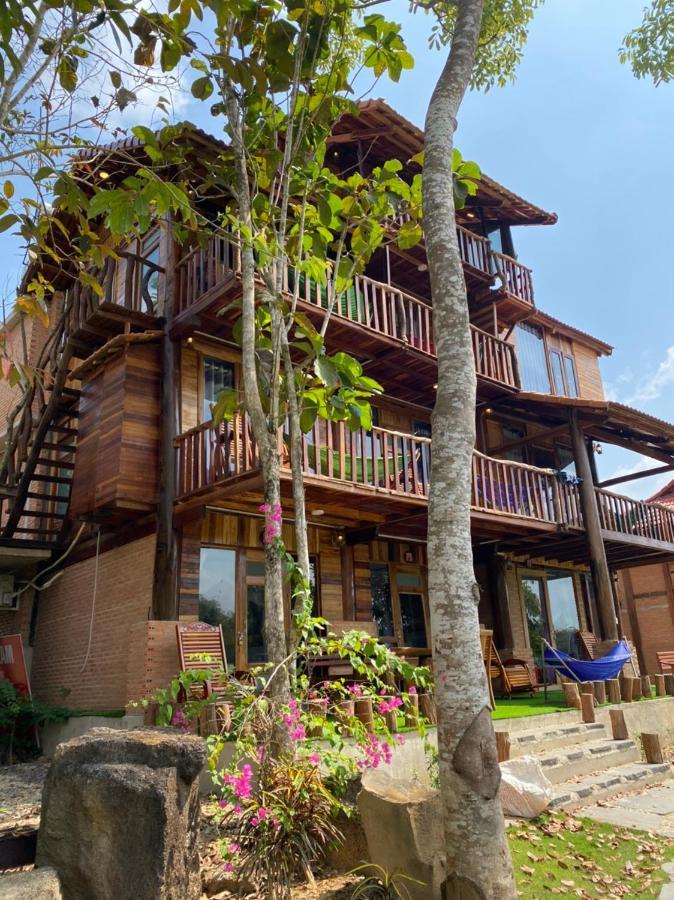Bamboo Resort