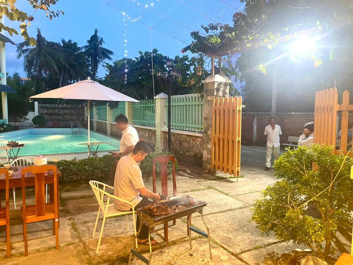 Phu Long & Bar