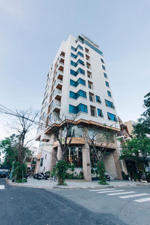 Martin Ho & Hotel Da Nang