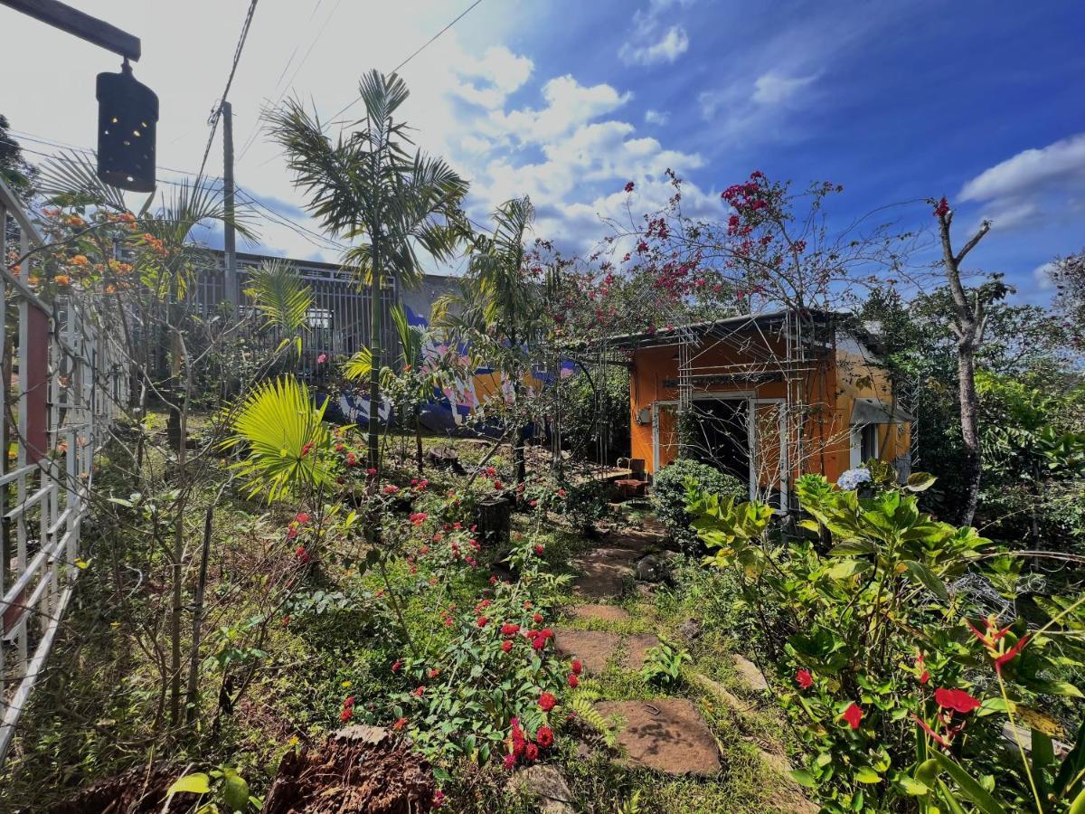 Megarden Daknong lều *