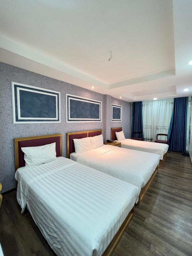 Hotel &