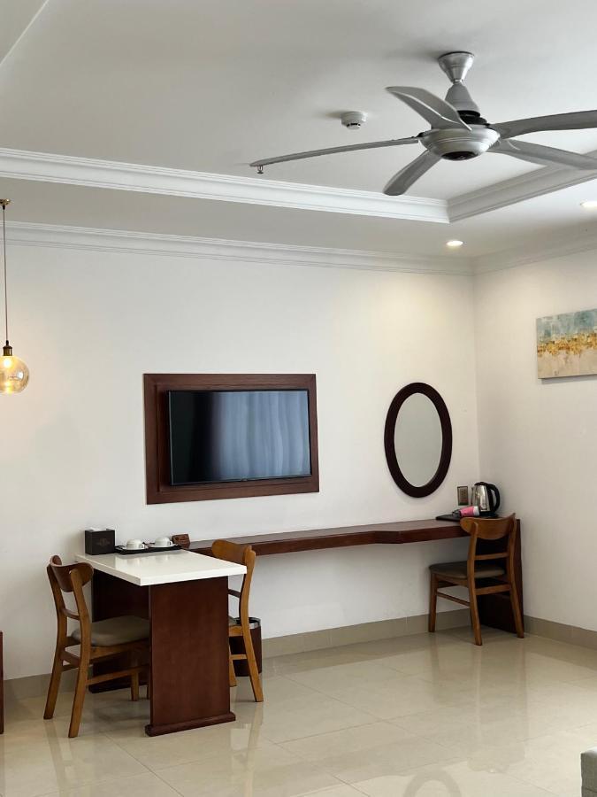 K Sauna And Massage Hotel 3*