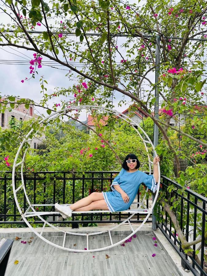 Elizabeth Tam Coc Ninh Binh
