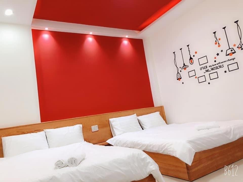 1995 House Hotel