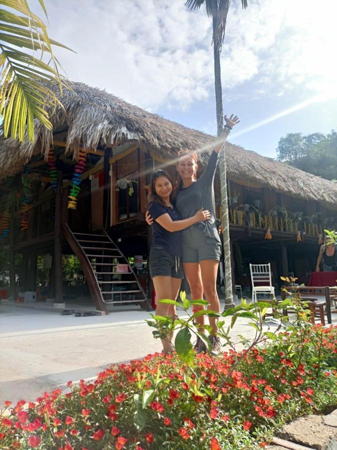 Bee Lucky Homestay Cat Ba Island