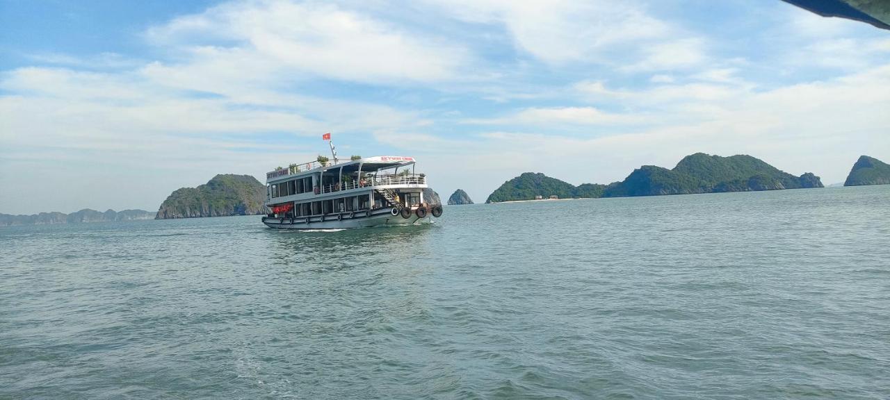 Hotel Bee Lucky Homestay Cat Ba Island