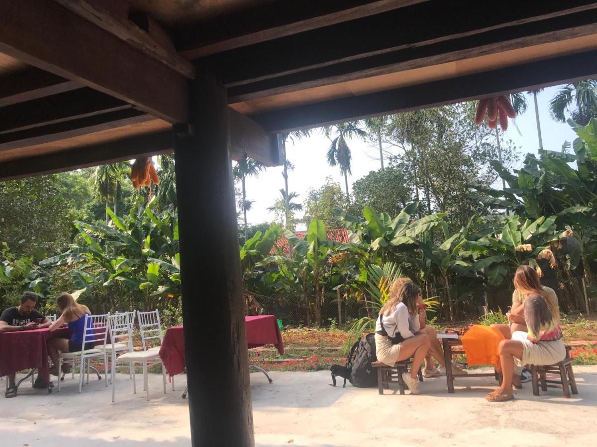 Hotel Bee Lucky Homestay Cat Ba Island