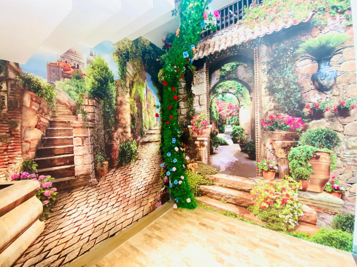 Moon's House Hotel 2*