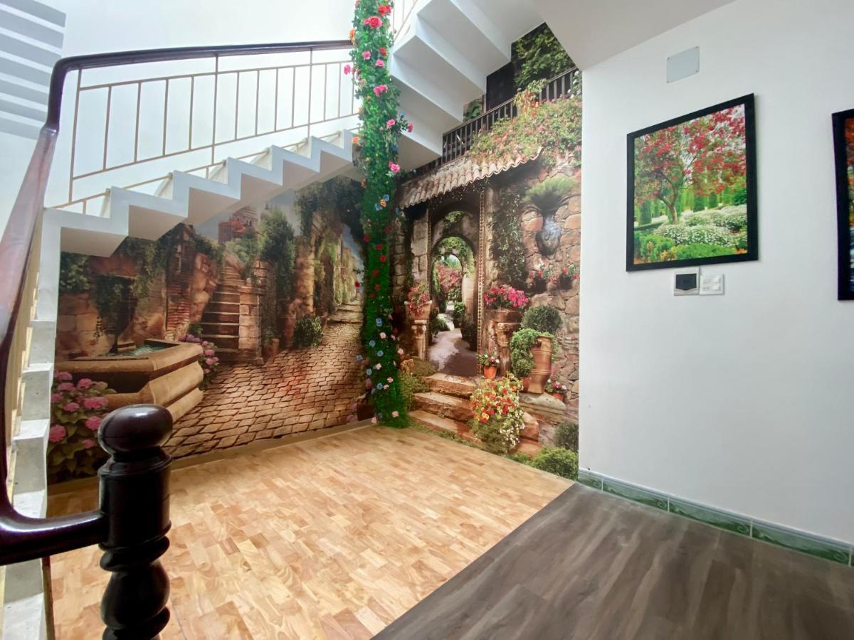 Hotel Moon's House