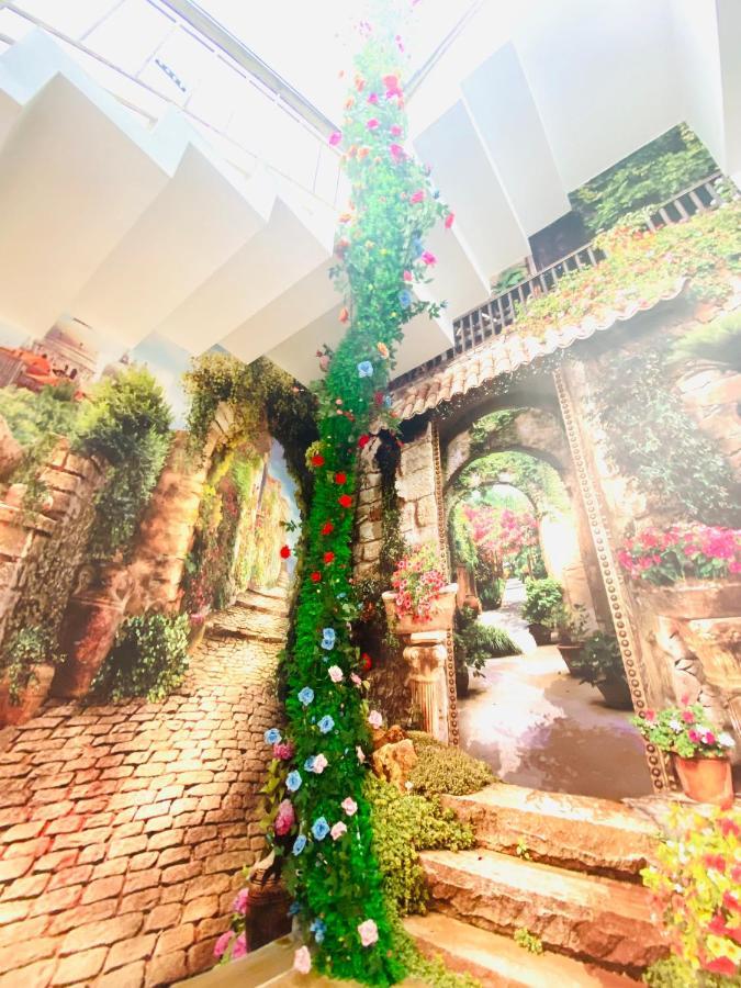 Hotel Moon's House