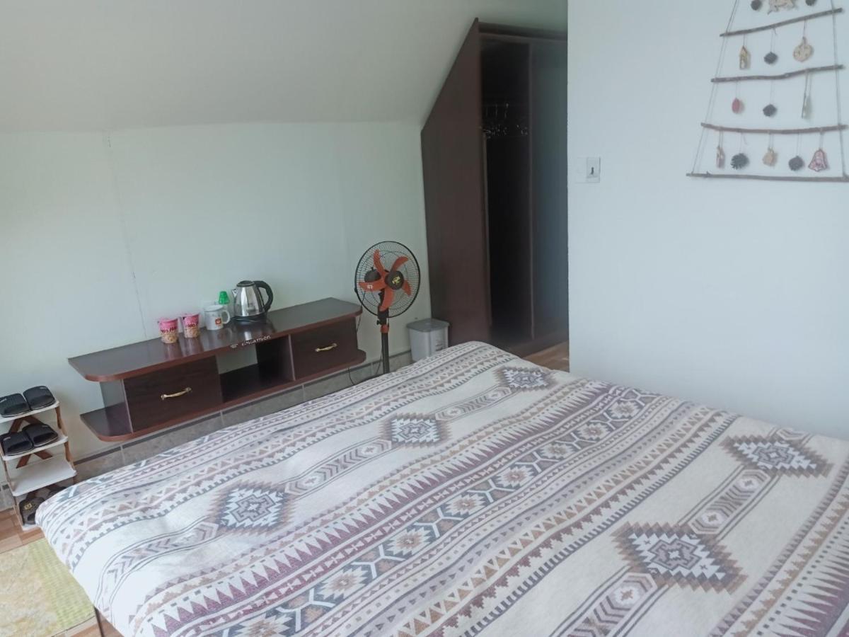Ở trọ Paradiso Măng đen *