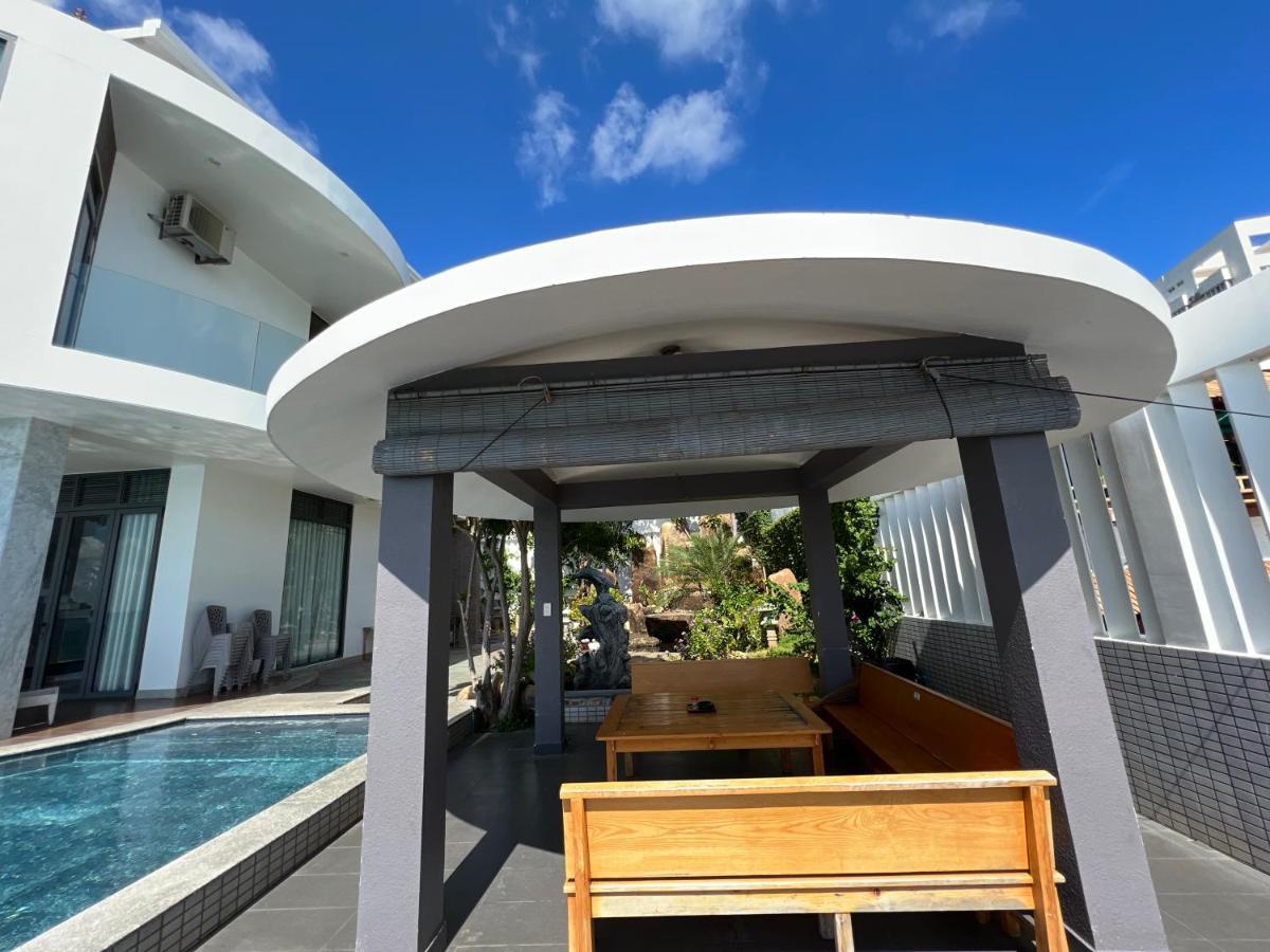 Villa Nancy Sea Light *