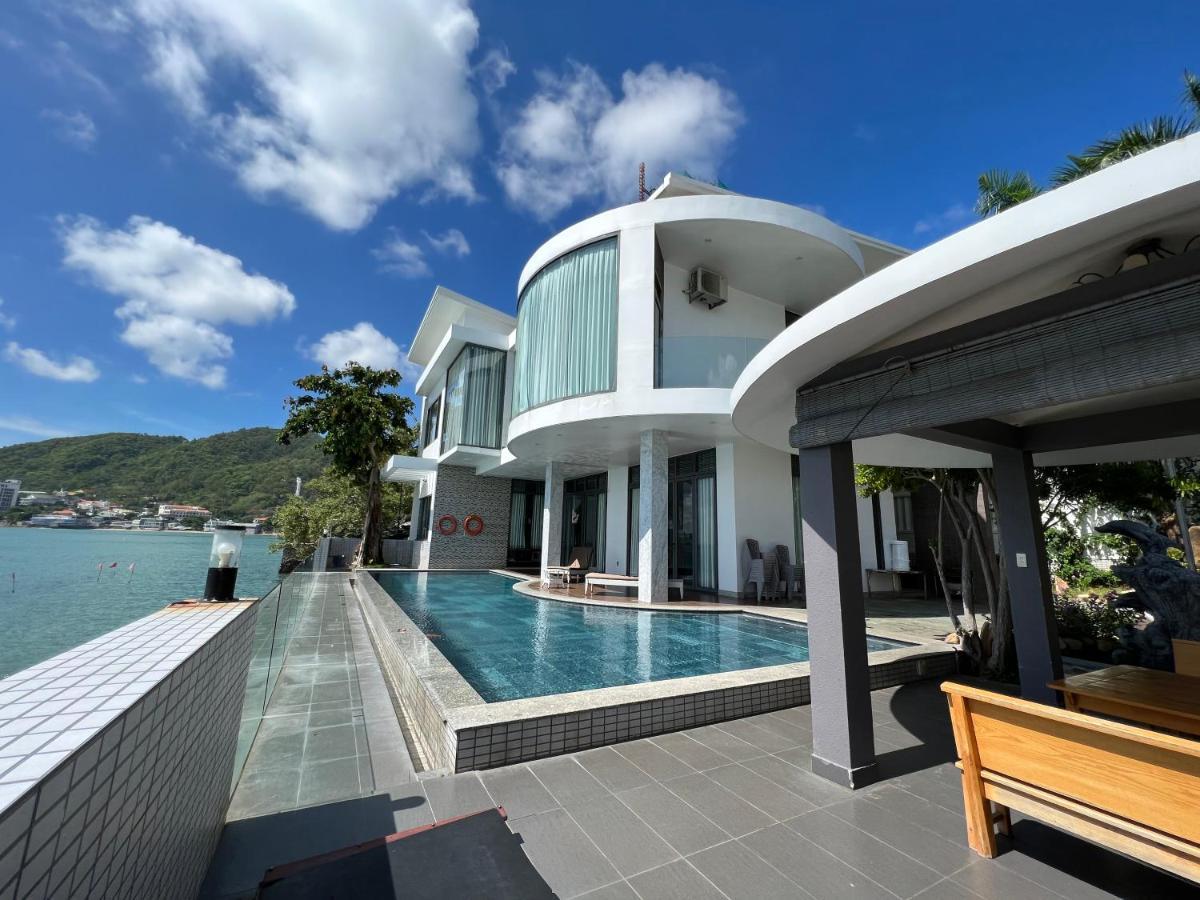 Villa Nancy Caviar *