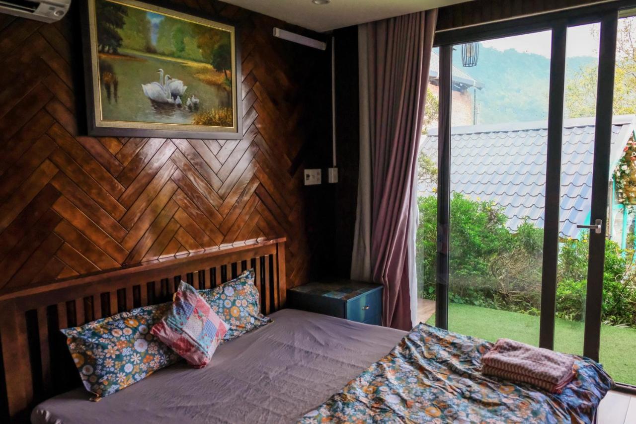 Roses - Venuestay Tam Dao