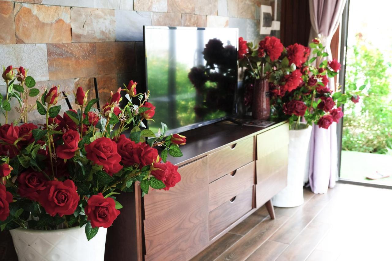 Roses - Venuestay Villa Tam Dao
