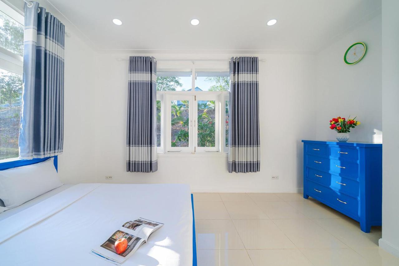 Villa Casa - Floral Park- Sealinks