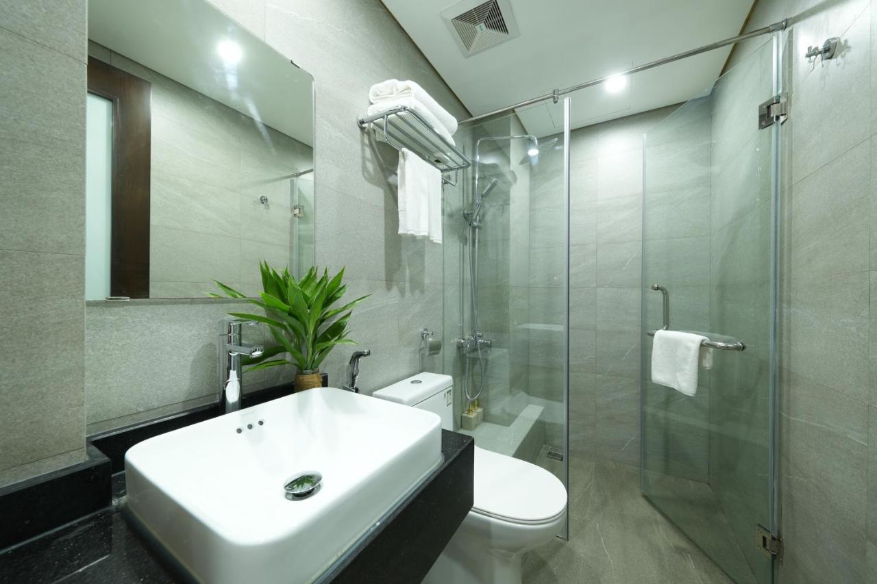 Hotel Fiesta Grand And Hanoi