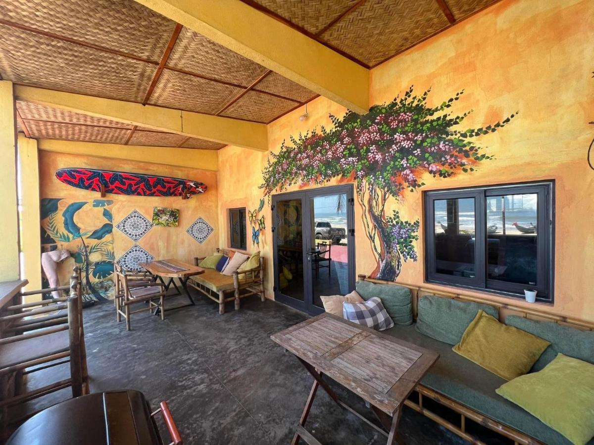 Georges Bar Apartment