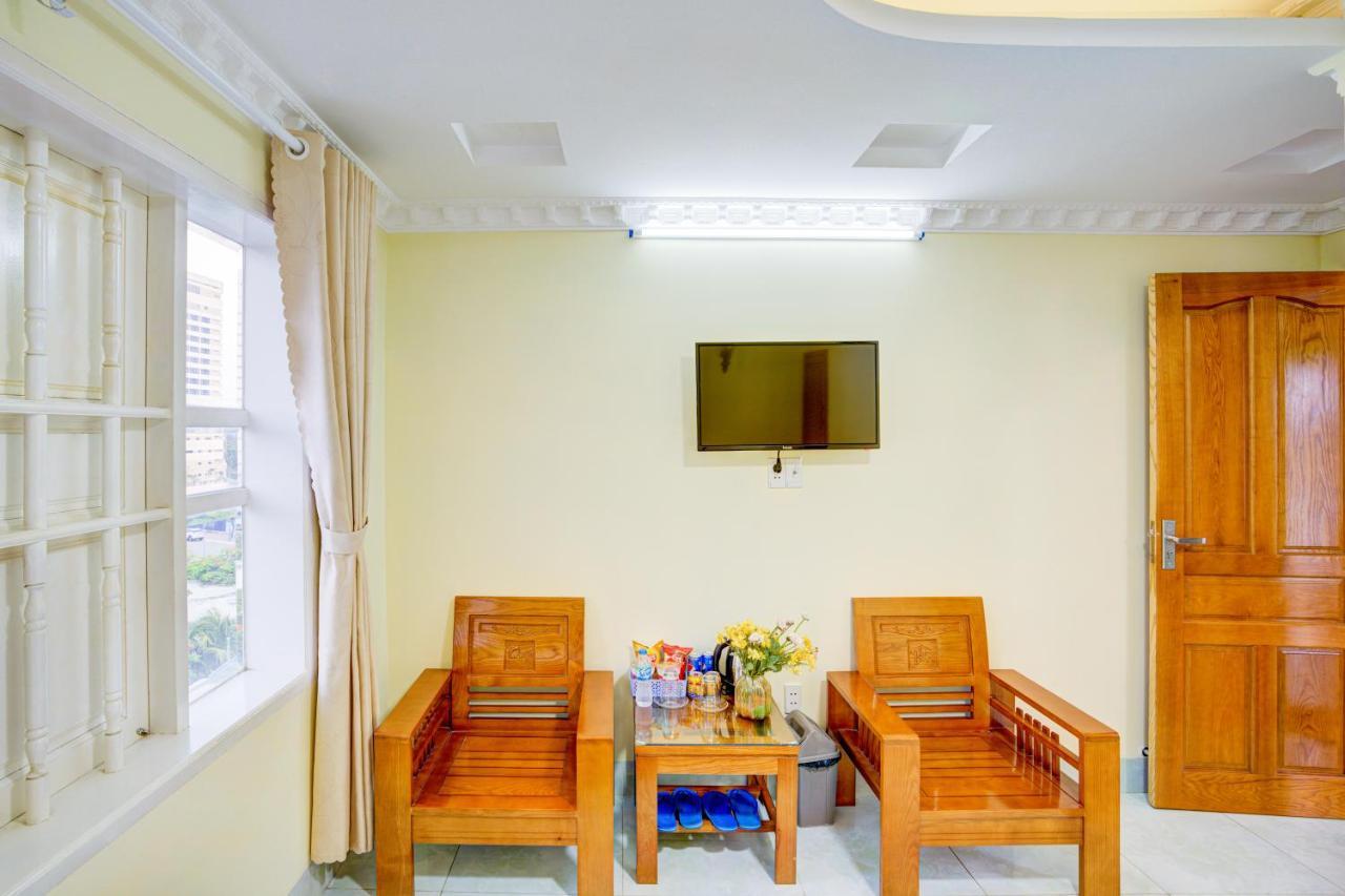 Hotel Quang Anh By The Moment 3*