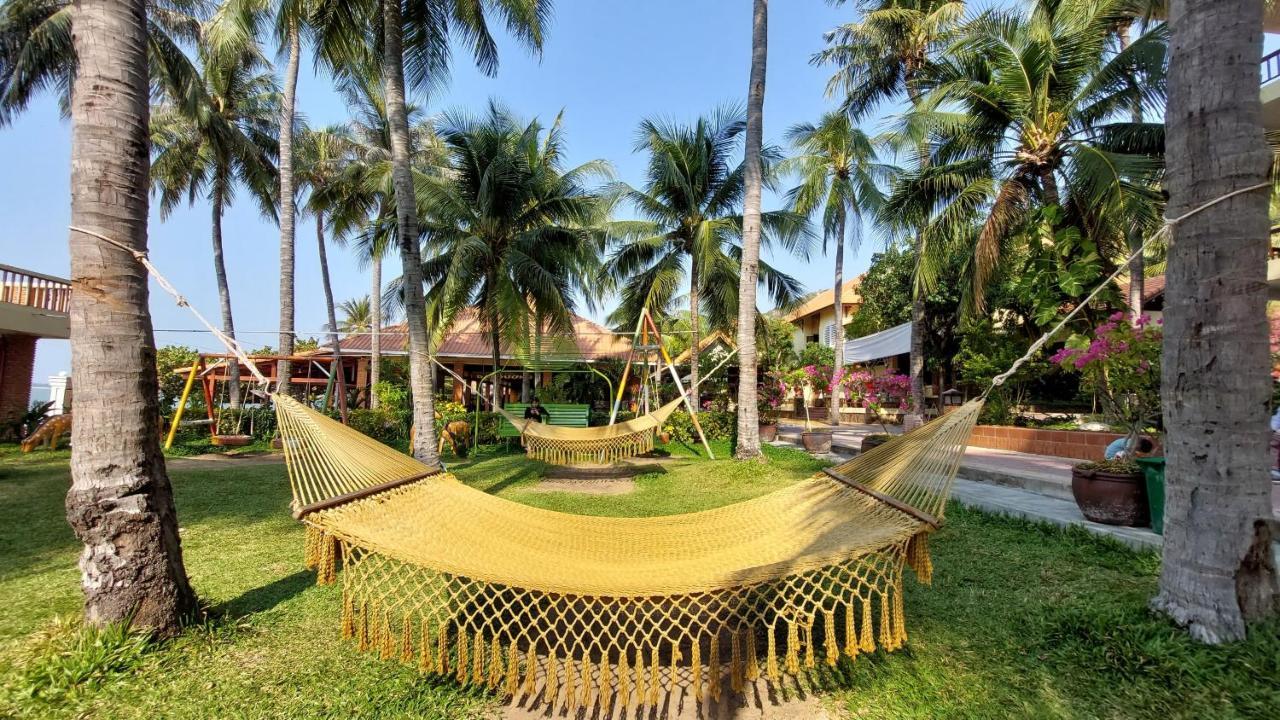 Hon Rom Central Beach Resort Resort