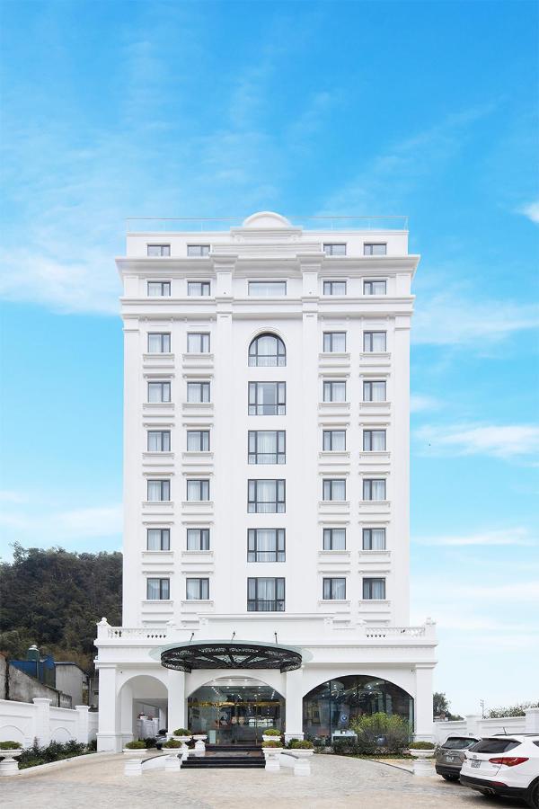 Khách sạn Glenda Tower