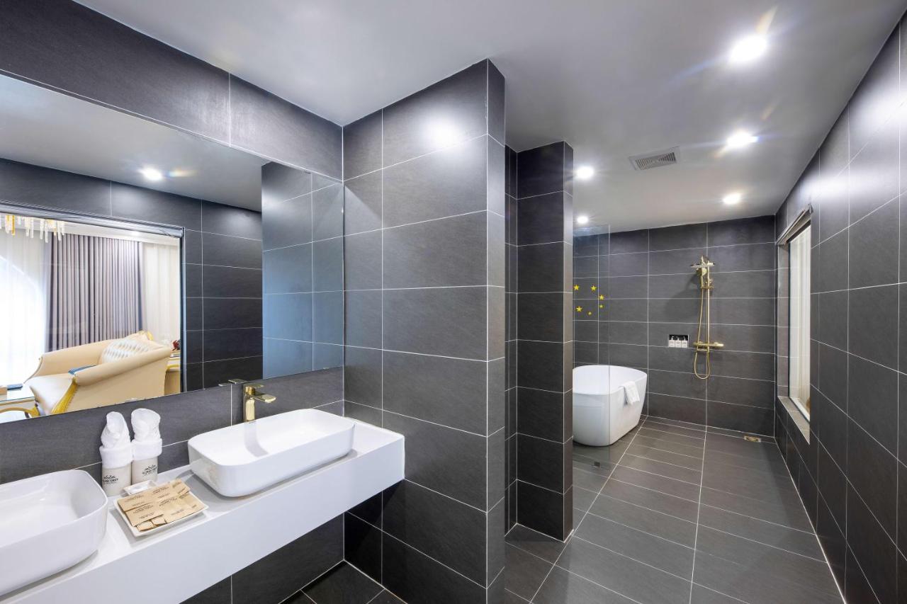Glenda Tower Khách sạn 4*