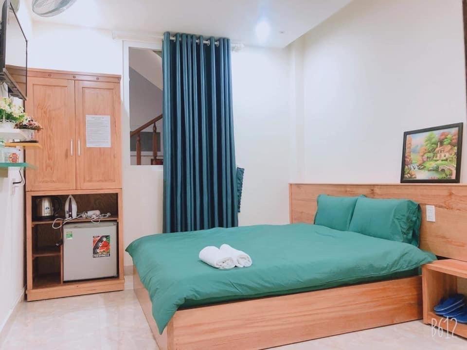 Hotel 1995 House