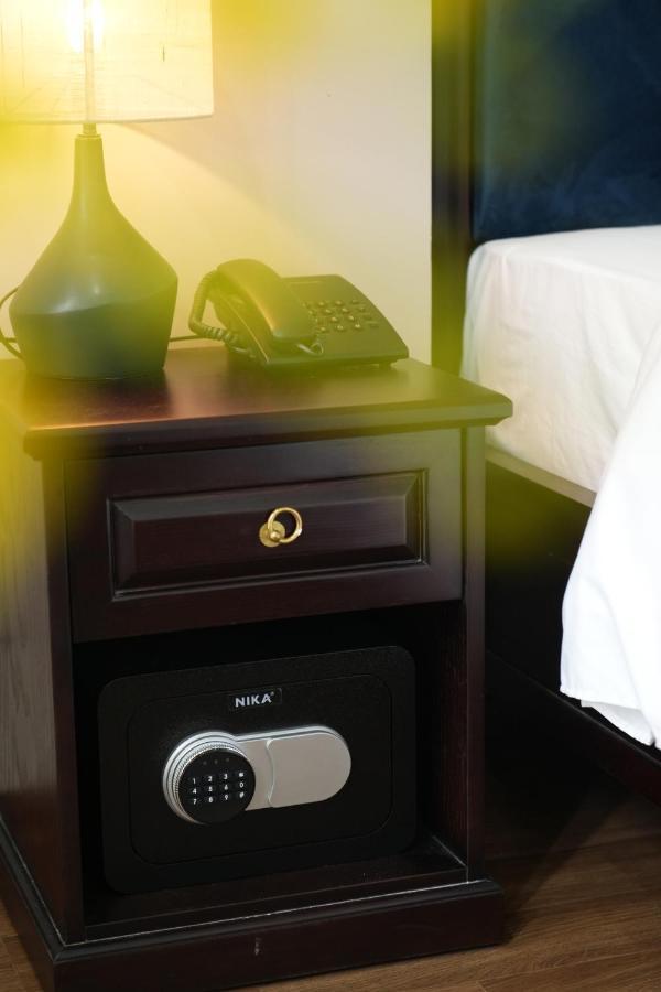 Khách sạn Fiesta Grand And 4*