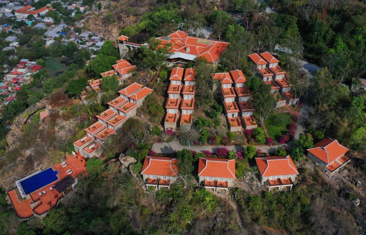 Resort Victoria Nui Sam 3*