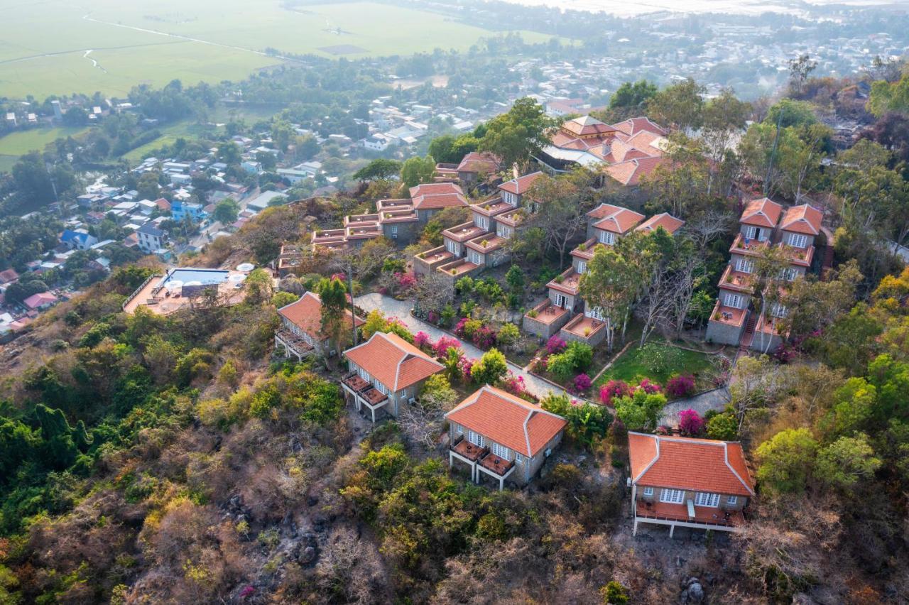 Resort Victoria Nui Sam 3*