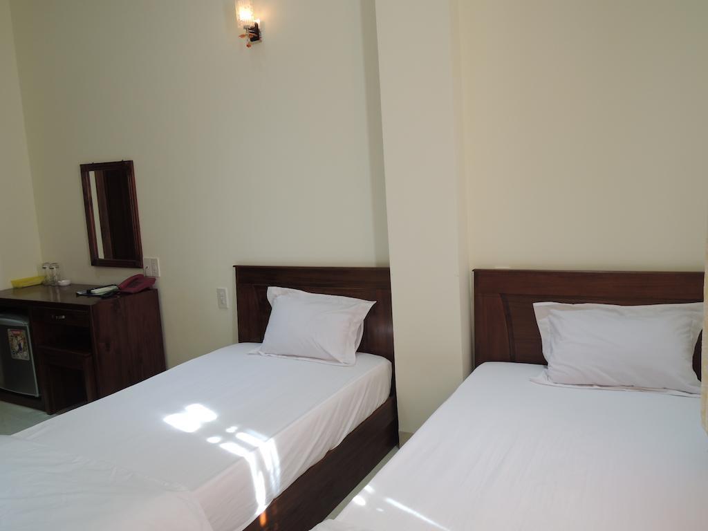 Long Chau Hotel