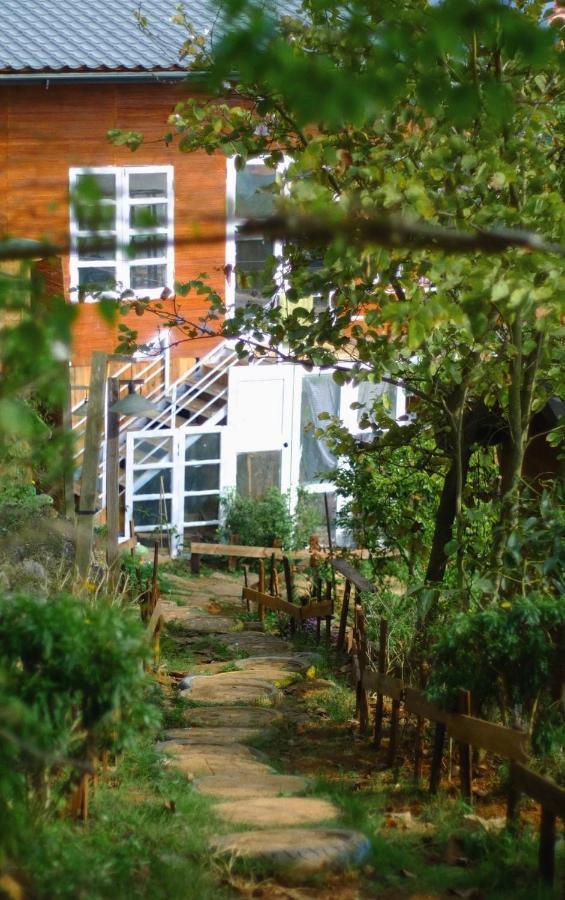Hillside House Homestay