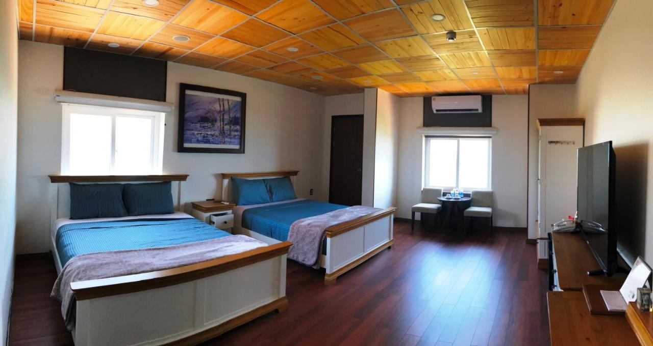 Resort Oceanward & 3*