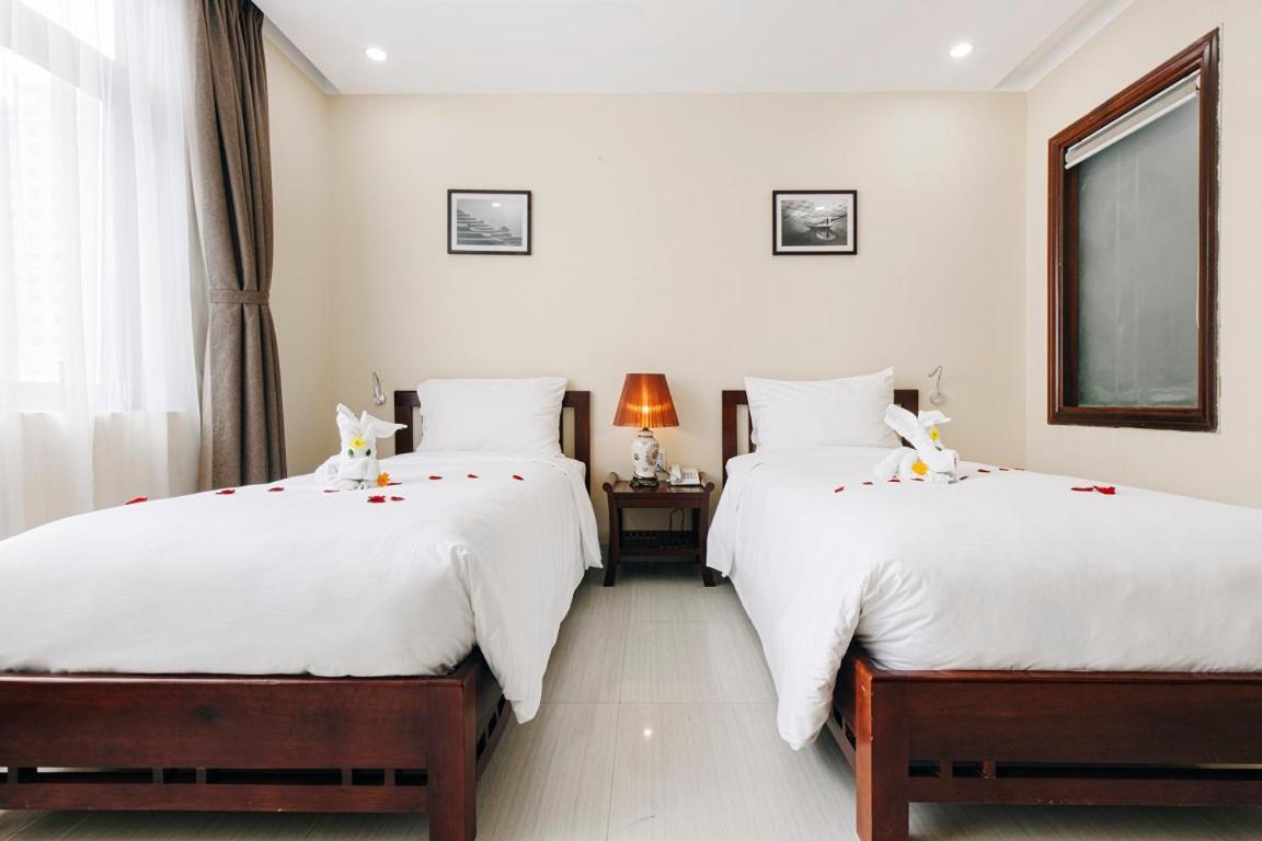 Martin Ho & Hotel