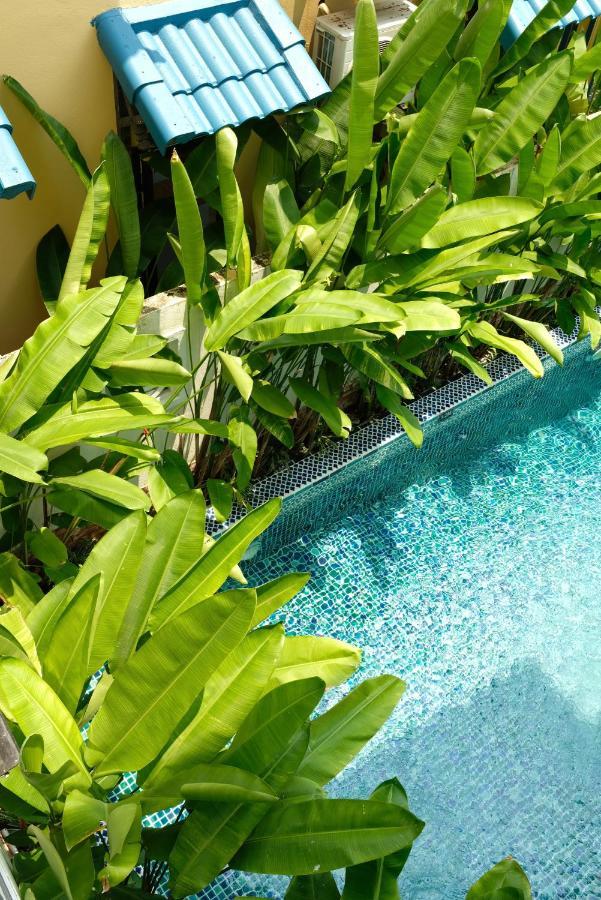 Aki's Pool An Bang