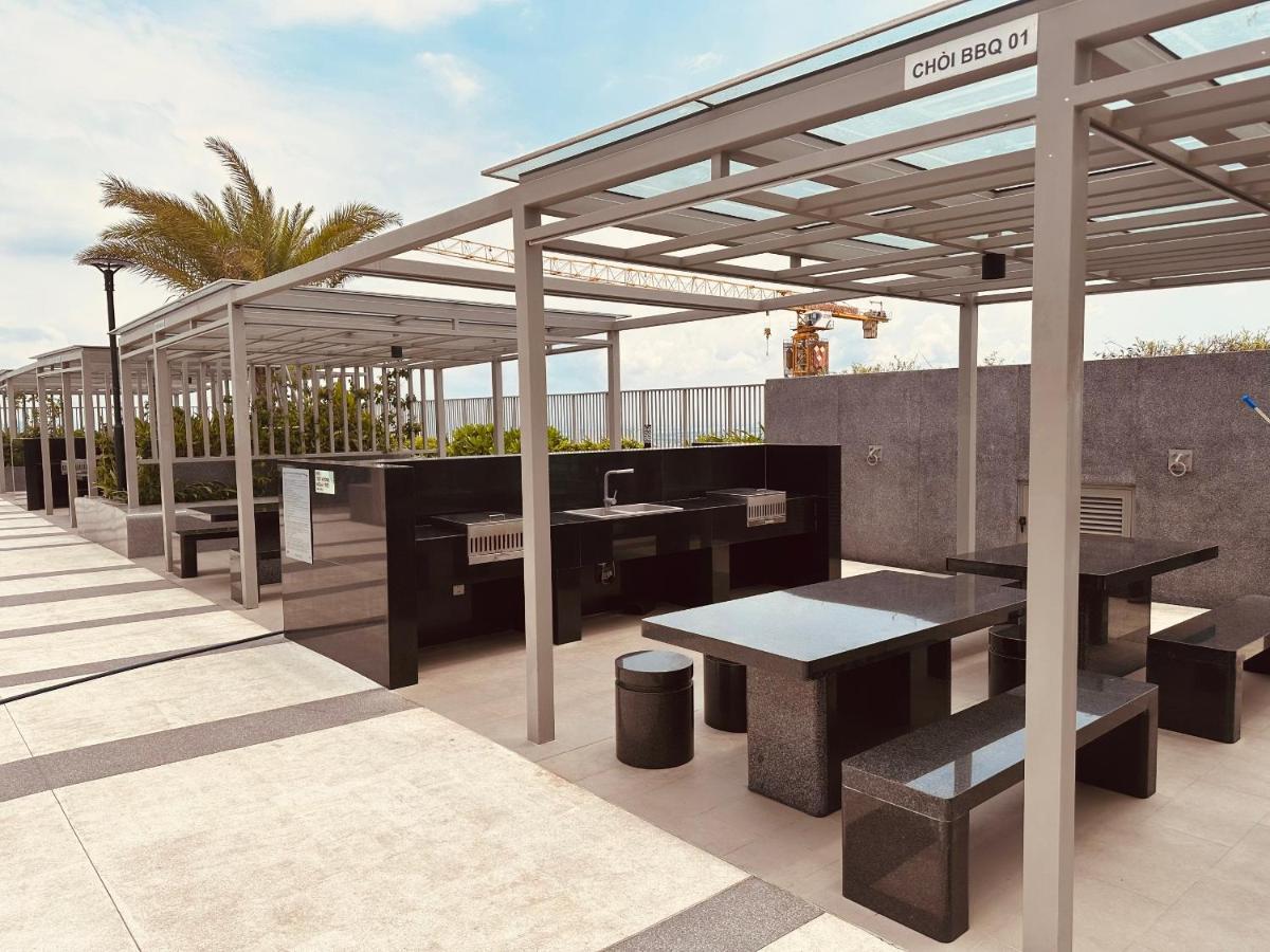 The Song Condotel: Beachfront 5-star With Infinity Pool Apartment