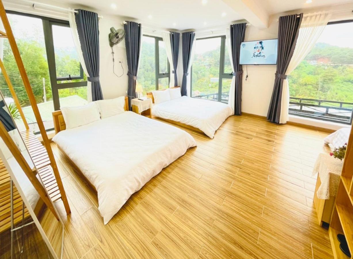 Lodge Pine Forest House *