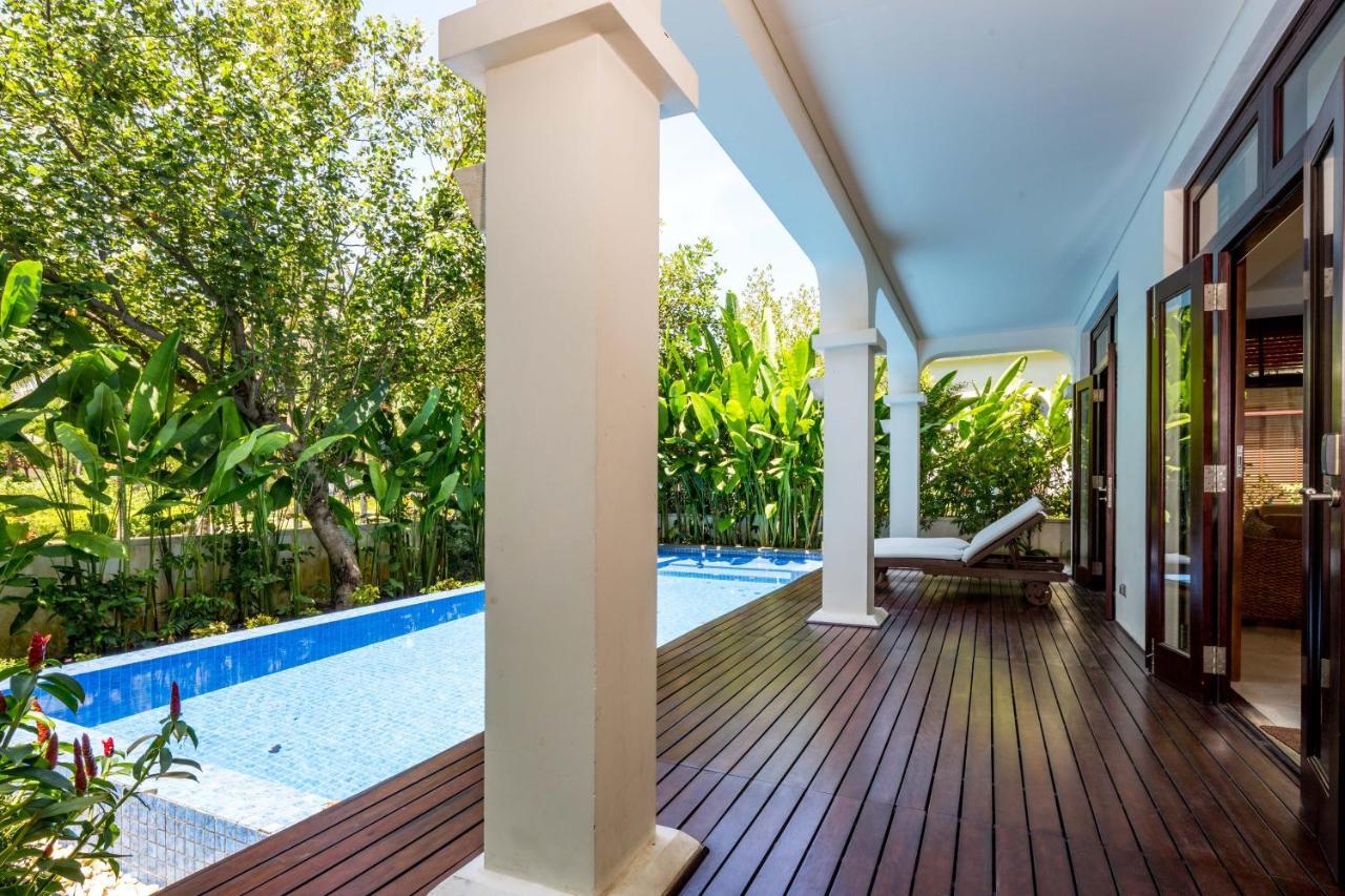 Tropical Pool *