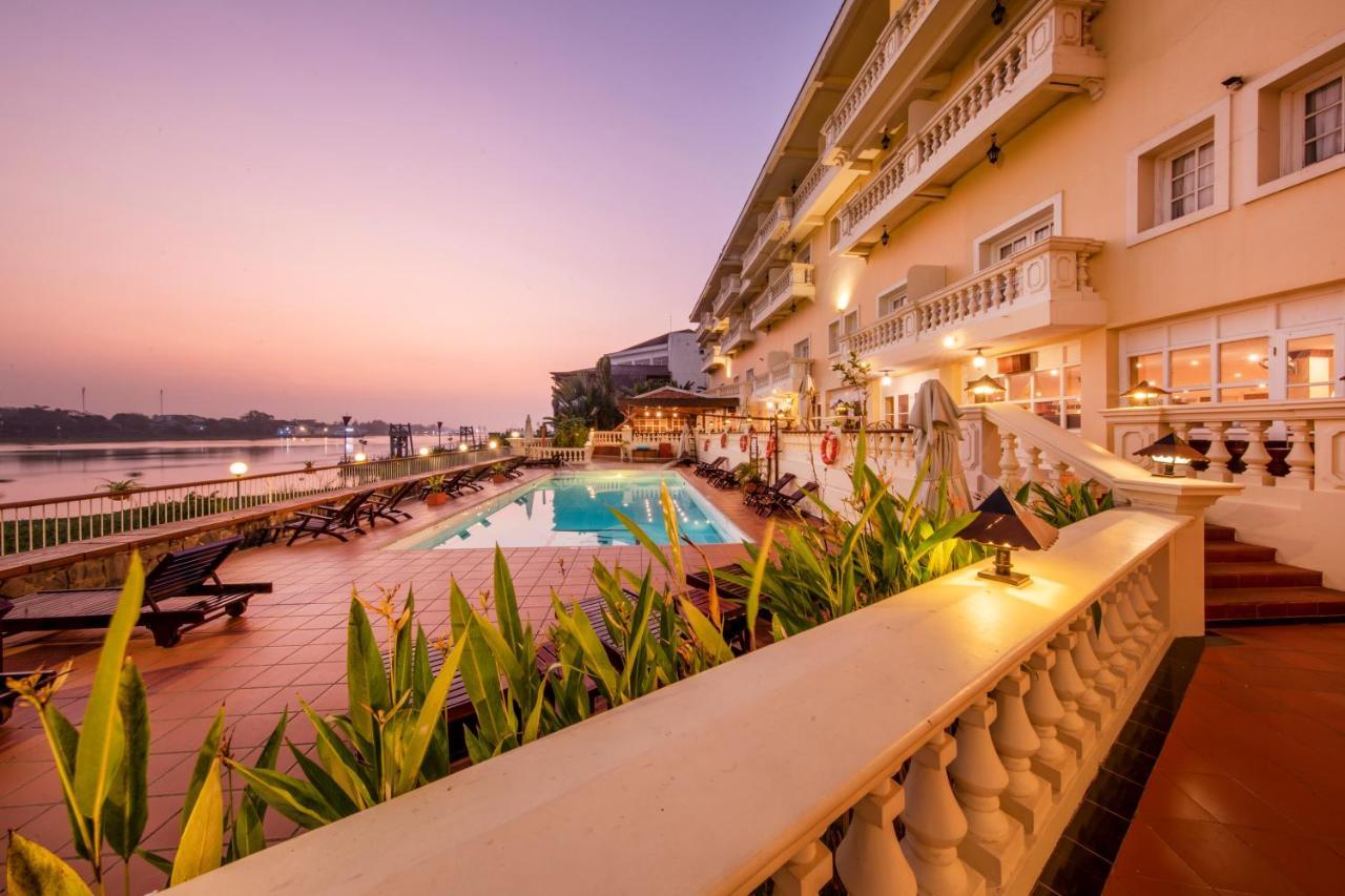 Victoria Hotel 4*