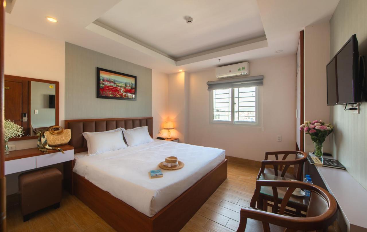 Canary Hotel