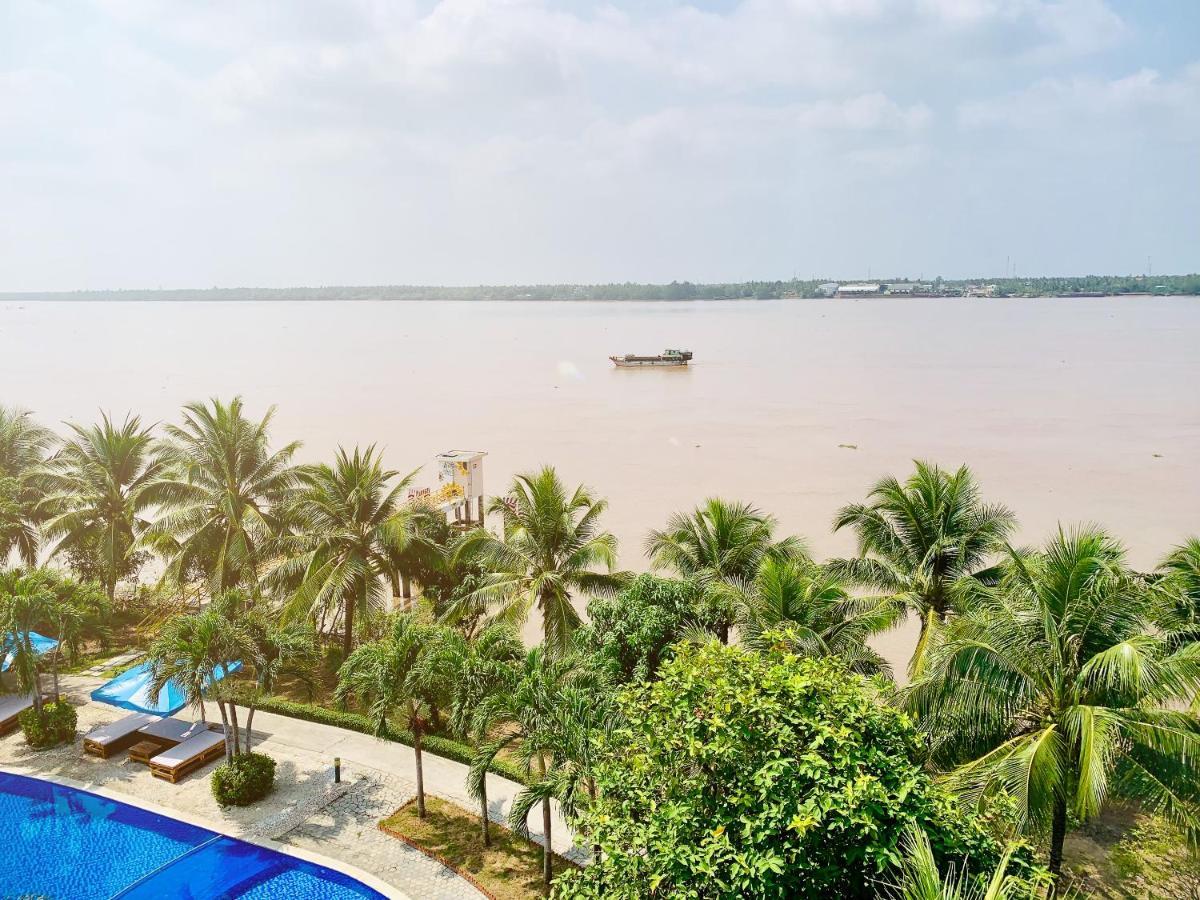 Riverside 4*