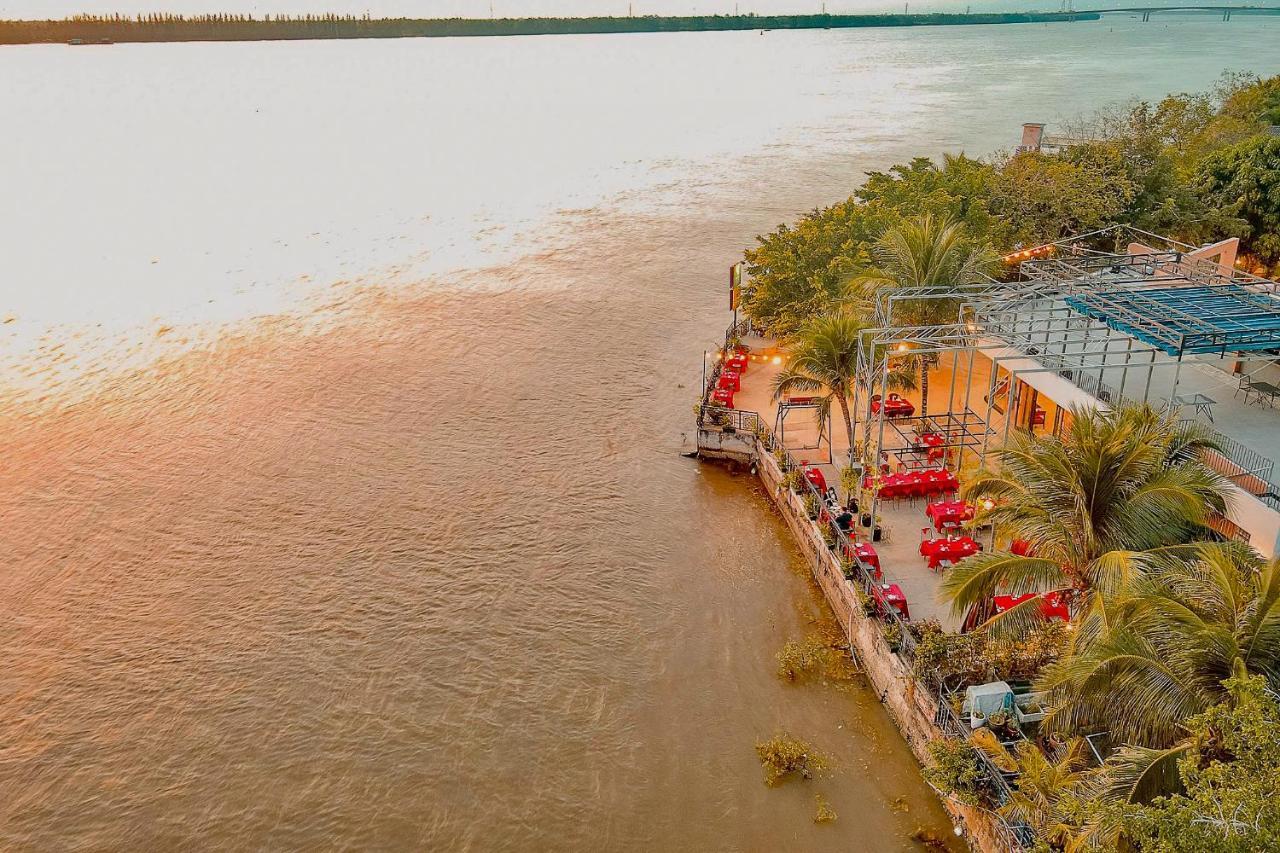 Riverside 4*