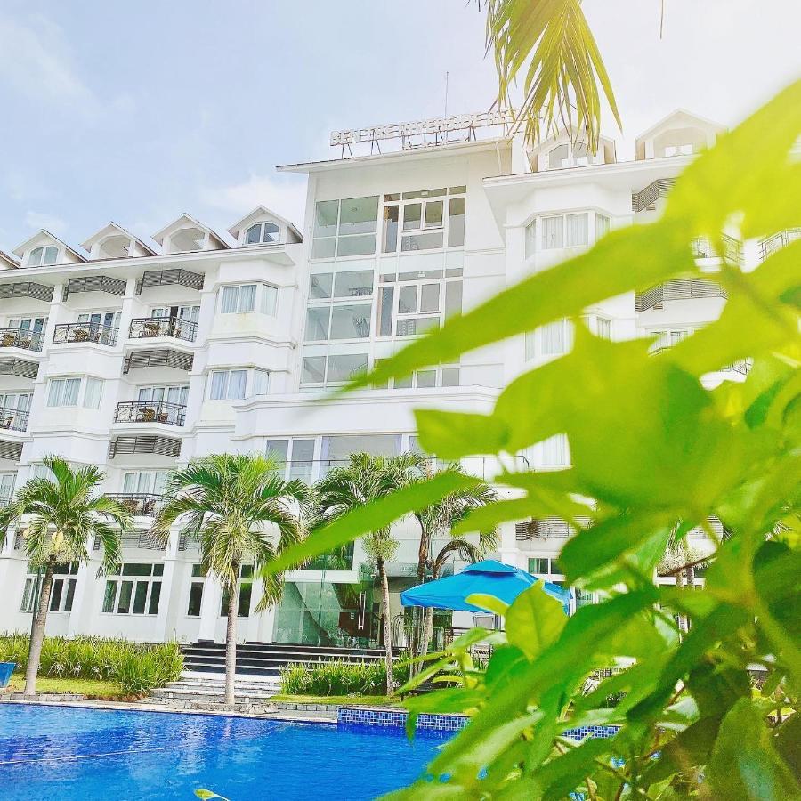 Riverside Resort 4*