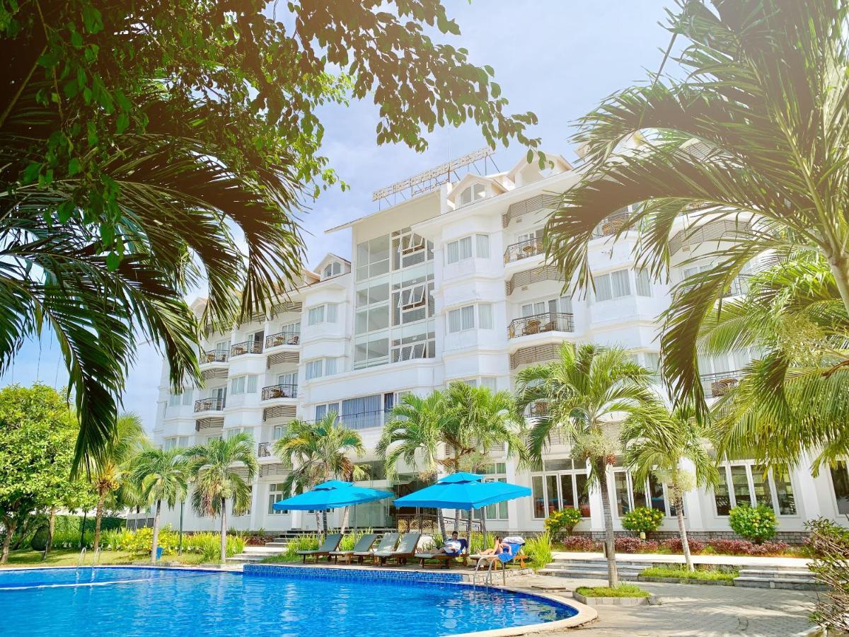 Resort Riverside 4*