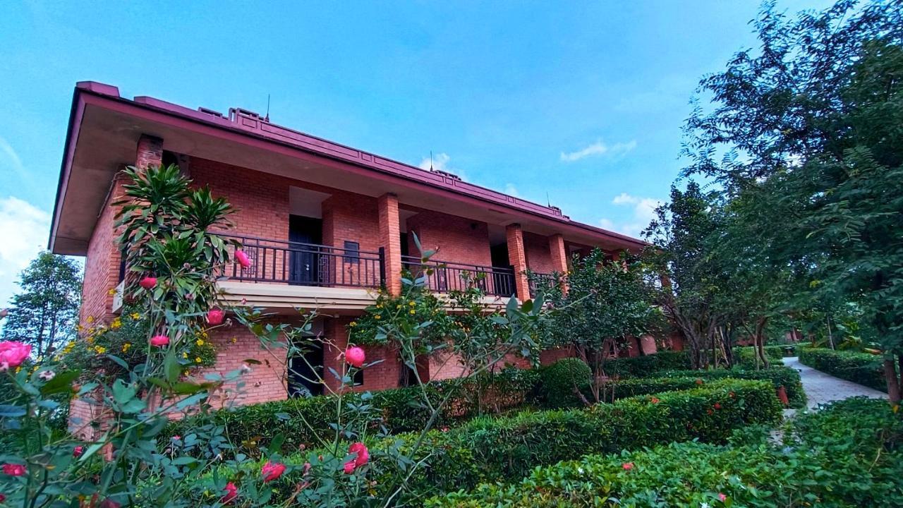 Riverside Boutique & Resort