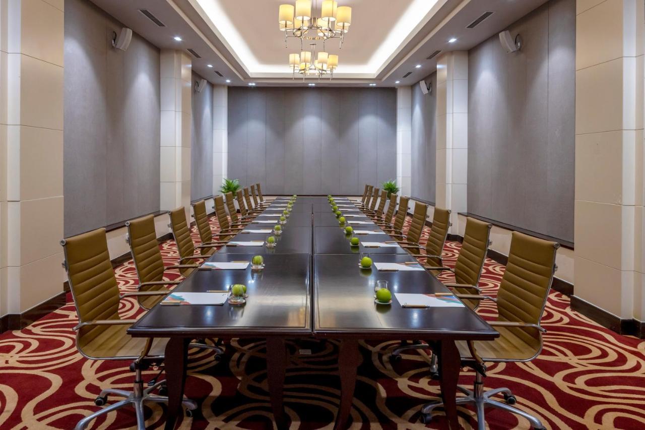 Melia Vinpearl Cua Hoi Beach Resort 5*