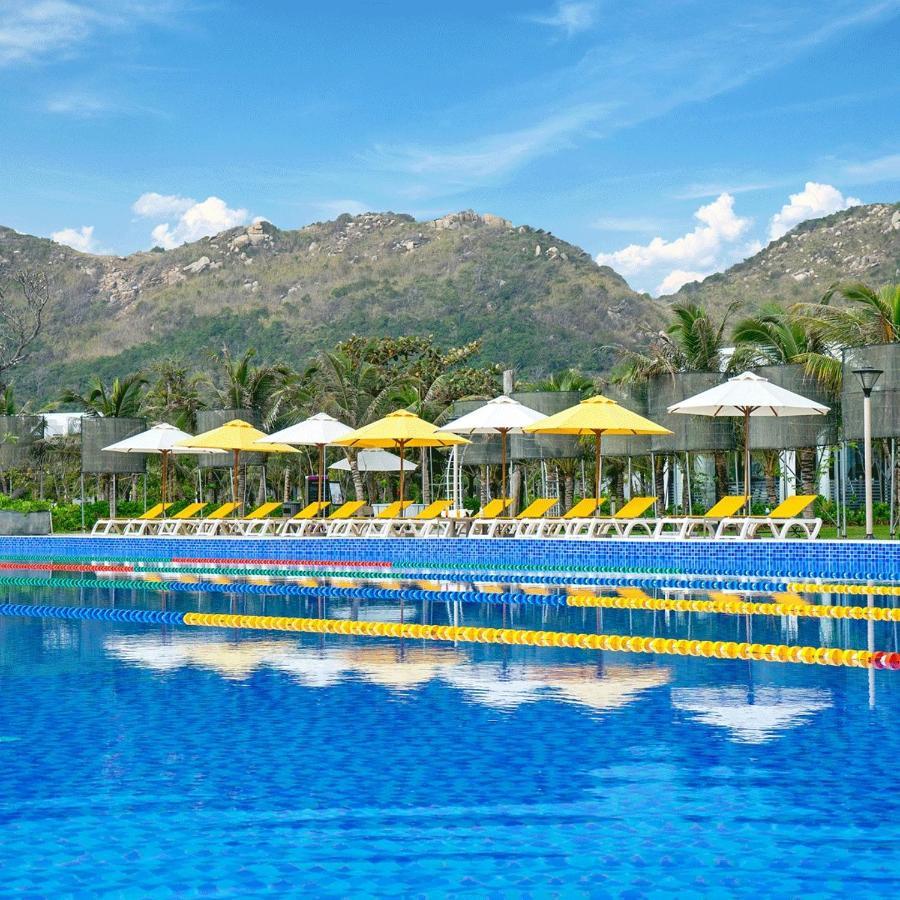 Oceanami Resort: Beachfront With Pool And Bbq In Long Lodge