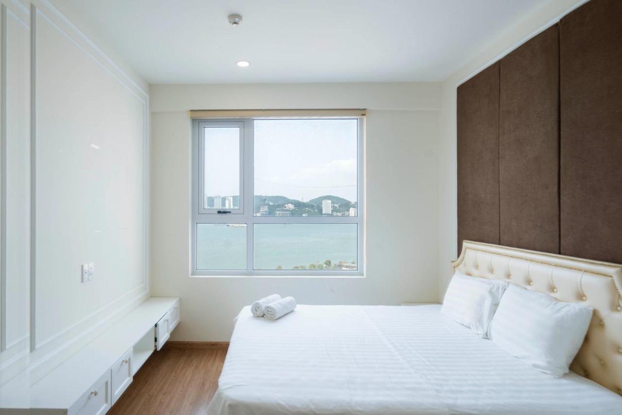 The 1108 Sapphire Apartment