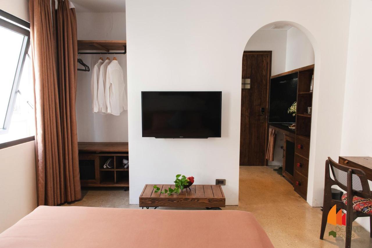 Deja Vu House Hotel 3*