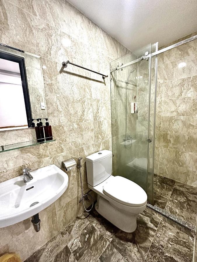 Khách sạn Reddoorz The Jade Thân Nhân Trung 3*
